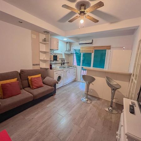 Bonito Apartamento Cerca Del Puerto Малага Екстериор снимка