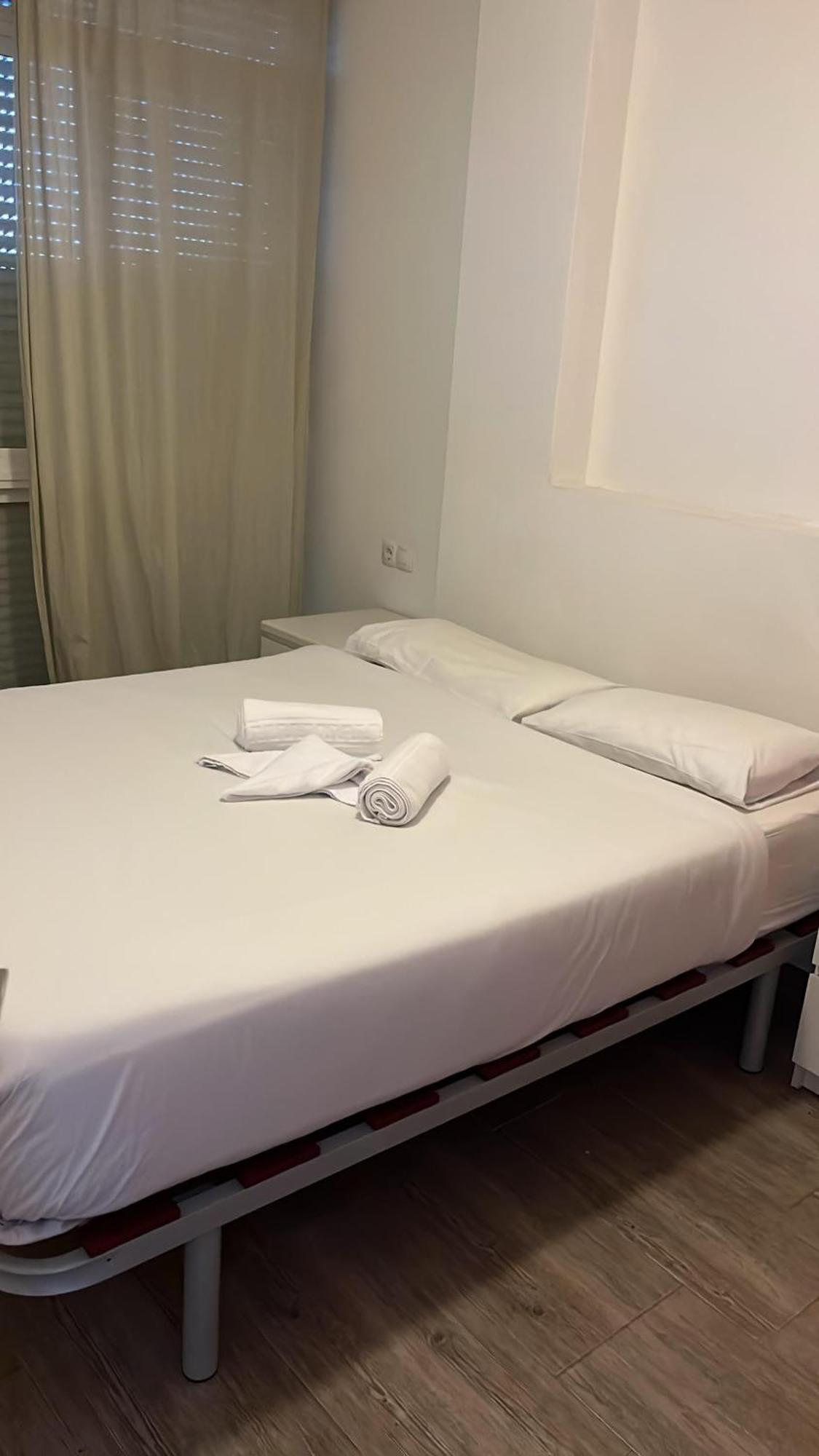 Bonito Apartamento Cerca Del Puerto Малага Екстериор снимка